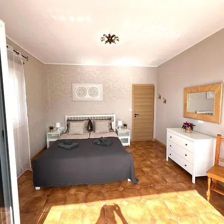 M & P - San Marcos アパート